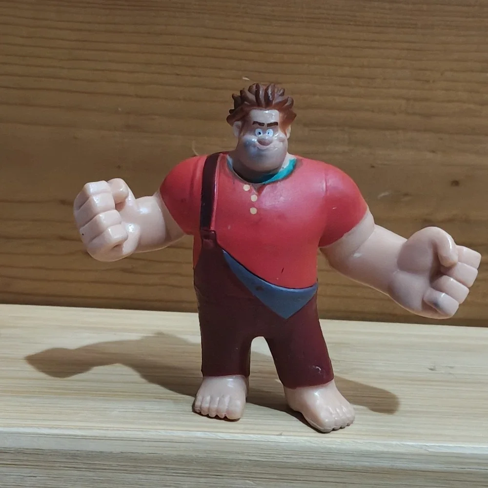 Lot of 4 Wreck it Ralph 2